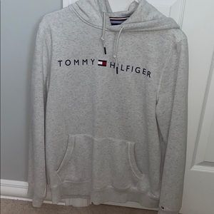 men’s medium tommy sweatshirt